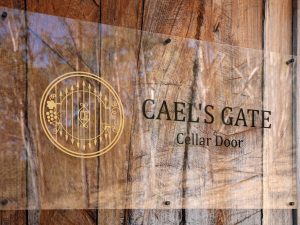 caels gate photo by elfes images ce1 7857